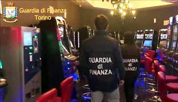 Slot manomesse e giocatori truffati: mega-operazione della Guardia di Finanza
