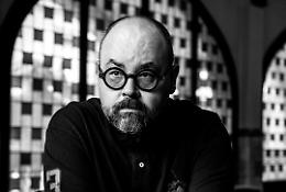 Addio a Carlos Ruiz Zafón, scrittore con la passione per la musica