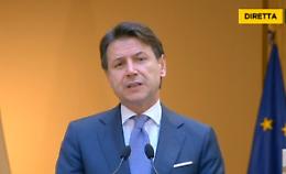 Conte: «Possiamo ripartire, ma con le precauzioni. A settembre la scuola tornerà in presenza»