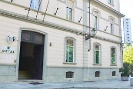 Camerana, violenta rissa con lancio di piatti e bicchieri: 4 Daspo dalla Questura