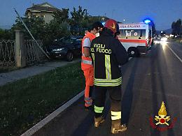 Incidente mortale al Villaggio Colombero, esce di strada e finisce contro la recinzione