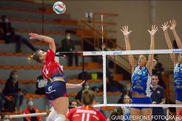 Volley: Pinerolo si impone al tie-break nel derby con Mondovì