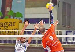 Il Vbc Mondovì lotta, ma non basta. Il derby va a Cuneo: 1-3 il finale