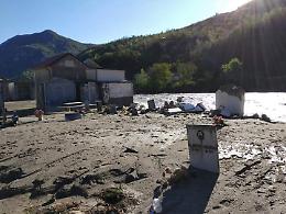 Castellino Tanaro, ritrovato cadavere su una catasta di legna vicino al Tanaro