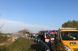 Sant'Albano, incidente sul cavalcaferrovia: scontro tra auto e camioncino