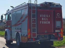 Accasciato a terra di fianco al camper, scatta l'allarme sulla Statale 28 a Priola