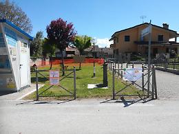 Crava: protesta dei genitori sull'incuria dell'area giochi