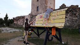 La panchina gigante di Ceva "chiusa per maleducazione" dopo alcuni atti vandalici