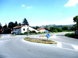 Al via a Carrù il cantiere per la rotonda dell'ex Stazione