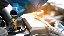 Quando e come sostituire il filtro dell’olio e l’olio motore dalla tua auto
