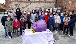 Riflessioni dei bimbi e... una "mega zucca" a Piozzo, nella “Giornata della gentilezza”