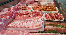 Peste suina: alcuni macelli decidono di non accettare la carne piemontese