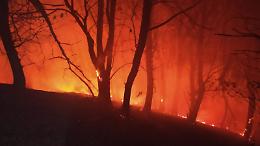 Grande incendio boschivo sopra Boves, intervengono le squadre Aib e i Vigili del fuoco