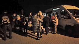 L'ARRIVO DELLA SPEDIZIONE UMANITARIA - "Mondovì for Ucraina": la città ospita famiglie ucraine in fuga dalla guerra