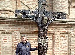 “Io sono la chiave”: la crocifissione di Franco Alessandria, in mostra a Cherasco