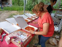 Al forno di Rocca Cigliè sfornate 250 pizze, per dire “no” alla guerra