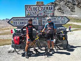 La traversata delle Alpi in sella ad una bici: impresa dei doglianesi Claudio e Beppe