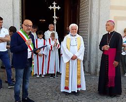 Farigliano in festa accoglie il nuovo parroco, don Armando Ferreri