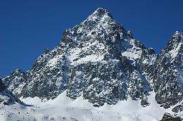 Il grido della montagna: declassato a “glacionevato” il ghiacciaio sul Monviso
