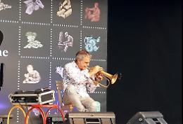 Emozioni con il trombettista Paolo Fresu al "Baladin Open Garden" di Piozzo