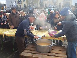 Nel segno della tradizione: Farigliano celebra i suoi "puciu" e San Nicolao