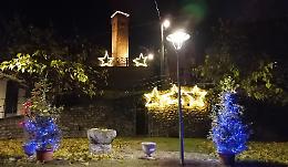 Caro energia: illuminata la torre di Rocca Cigliè, ma in centro meno luminarie