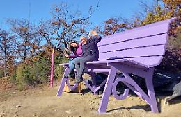 “Big bench”: il fenomeno delle panchine giganti che appassiona l’Europa
