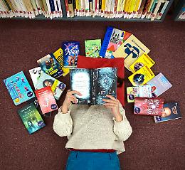 Dogliani: i ragazzi del paese potranno trascorrere una notte tra i libri, in Biblioteca