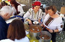 Piatti tipici e racconti dal mondo: le comunità del paese in festa, a Dogliani