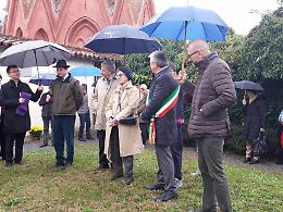 L'omaggio del Comune di Dogliani e della Provincia alla tomba del presidente Luigi Einaudi