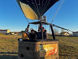 Nicoletta e Simone hanno rinnovato la promessa di matrimonio… in mongolfiera