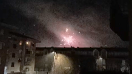 Capodanno, botti e fuochi: incendio cassonetto a Mondovì, giovane tratto in salvo a Frabosa