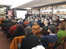 In tanti a Dogliani, per la serata dedicata alla nascita delle "Comunità energetiche"