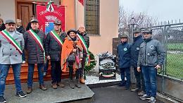 Gli Alpini hanno inaugurato il nuovo monumento ai Caduti, a Consovero
