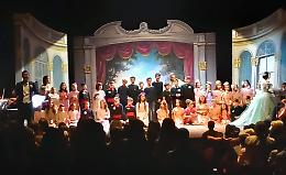 Gli alunni di Murazzano e Bossolasco si esibiscono a teatro a Torino, ne “La Traviata”