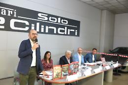 “Mondovì e Motori”, vecchie signore, Ferrari e anche una monoposto di F1 a Mondovì