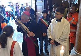 Il vescovo Egidio in visita pastorale, accolto dalla comunità di Farigliano