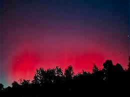 LE FOTO - Il cielo notturno si illumina con la SAR: ecco cos'è il fenomeno e come si forma