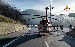 Cade da un viadotto sulla A6: morto operaio