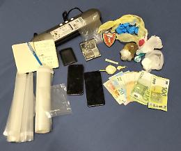 Spaccio e consumo di droga: arrestato 21enne in possesso di 116 grammi di cocaina