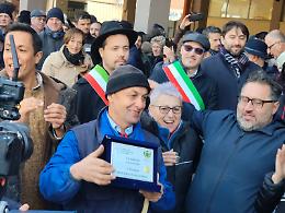 Fiera del Bue, grande festa per la vittoria del carrucese Giovanni Rocca con il bue "Ermanno"
