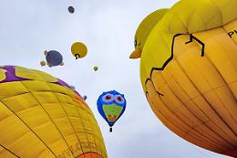 Magia a forma di mongolfiera: strepitoso successo del Raduno dell'Epifania 2025 - FOTO