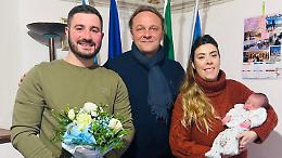 Roburent: Il sindaco accoglie il nuovo nato Samuele Regis