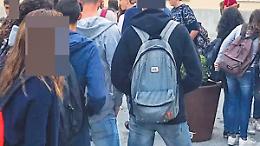 «Raccontavano dell’aggressione come una cosa normale». La scuola convoca i due minori