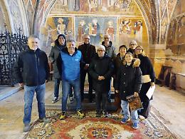 Dario Vergassola in visita alla chiesa di San Fiorenzo di Bastia: «Un gioiello pazzesco»