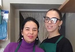Negozi di paese: Cristina e la figlia Andrea rilevano il minimarket di Magliano Alpi