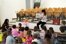 40 bimbi alla scoperta delle loro emozioni, in Biblioteca a Farigliano