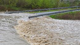 METEO – Allagata la strada della centrale a Farigliano. Carrù: chiusa l’area ecologica