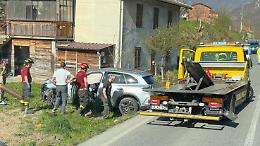 Garessio, auto contro un palo dell'illuminazione in frazione Trappa