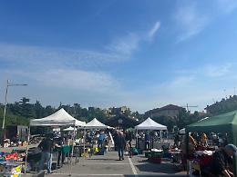 Mondovì, l'esordio del nuovo mercatino in piazza Ellero - LE FOTO